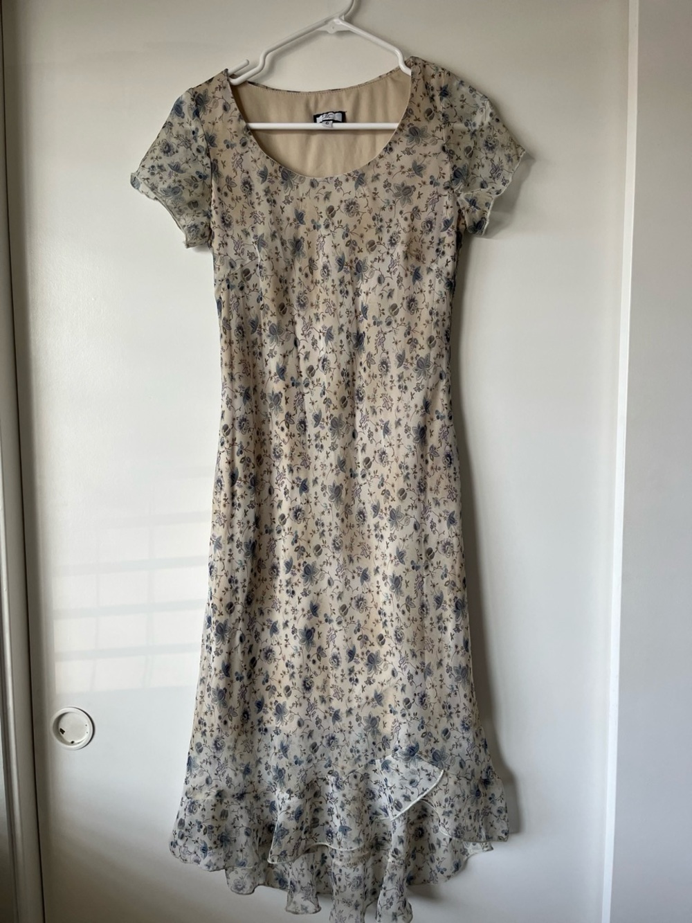 90s Floral Scoop Neck Cream and Blue Women’s Dress